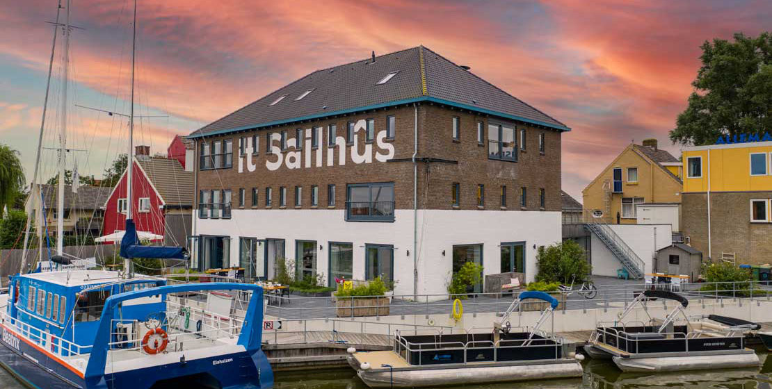 be-2021-it-sailhus-buiten-bas-meerwijk-21-ret2-titel