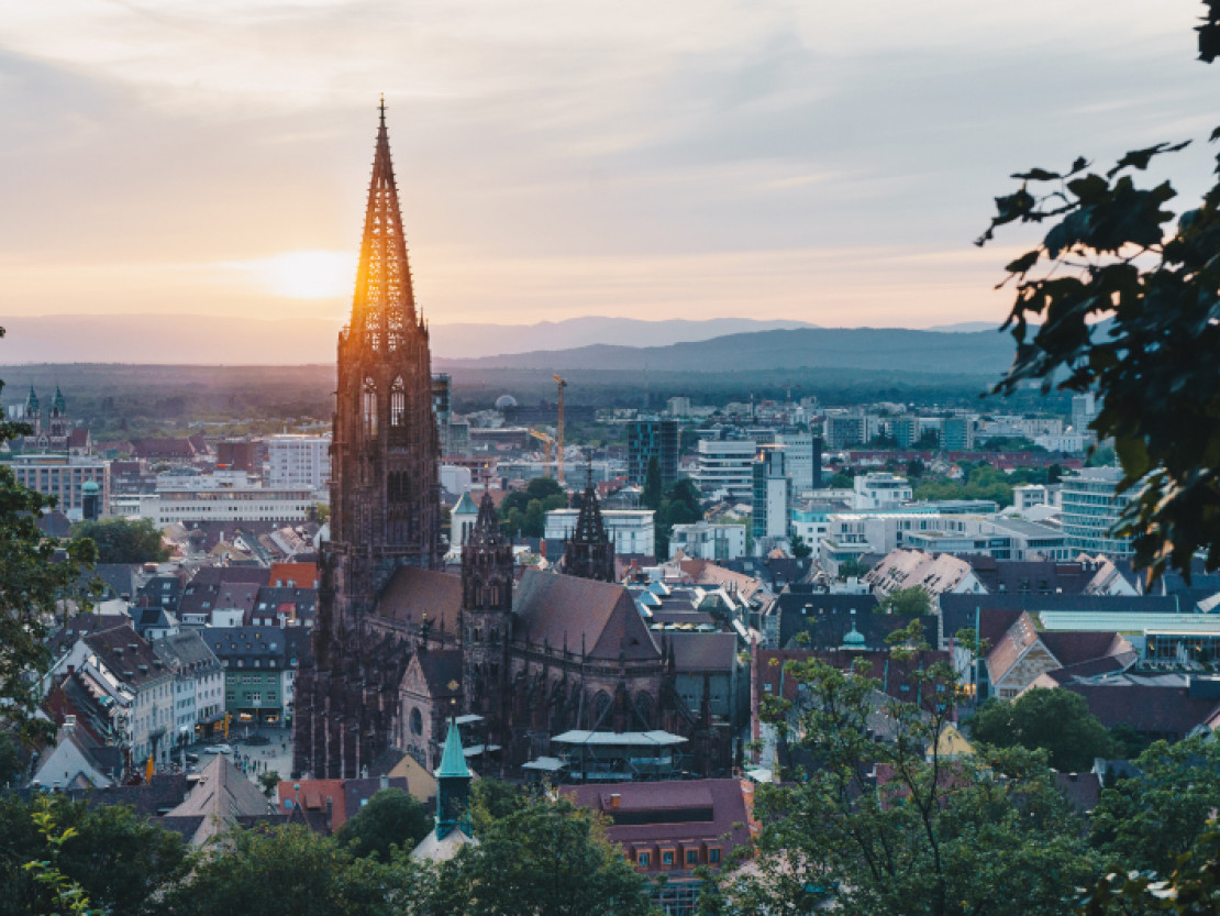 Freiburger Münster bei Sonnenuntergang - © Chris Keller | Schwarzwald Tourismus