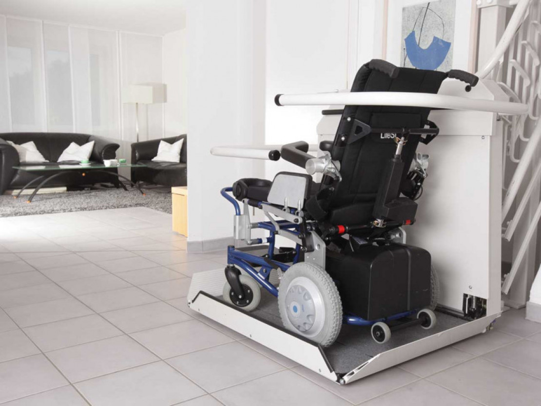 Plattformlifte oder Hublifte sind die komfortable Lösung für die Lift-Nutzung im Rollstuhl - © Liftstar