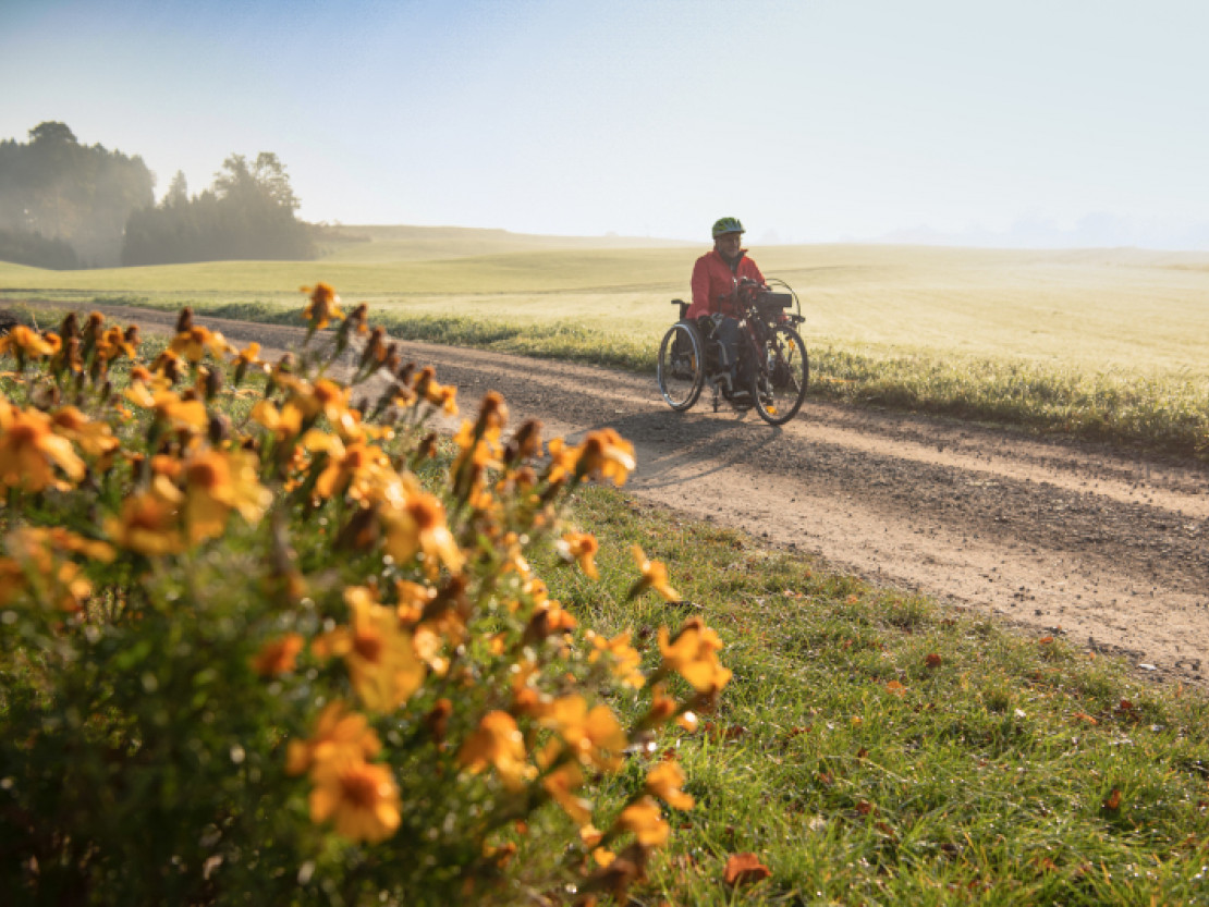 bf-chiemgau-web-Rad_MA_2021-mann-sonnenaufgang