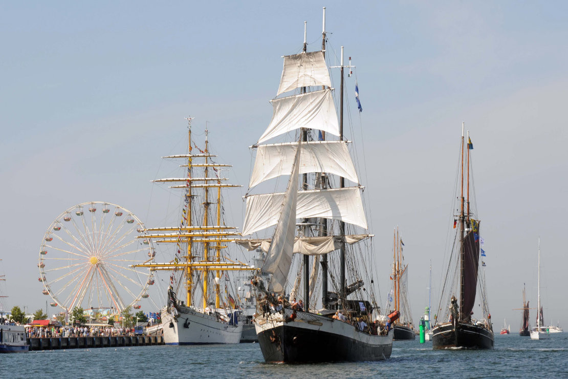Die barrierefreie Hanse Sail ist das größte Traditionsseglertreffen der Welt. - © Archiv Büro Hanse Sail/ Lutz Zimmermann Die barrierefreie Hanse Sail ist das größte Traditionsseglertreffen der Welt. - © Archiv Büro Hanse Sail/ Lutz Zimmermann