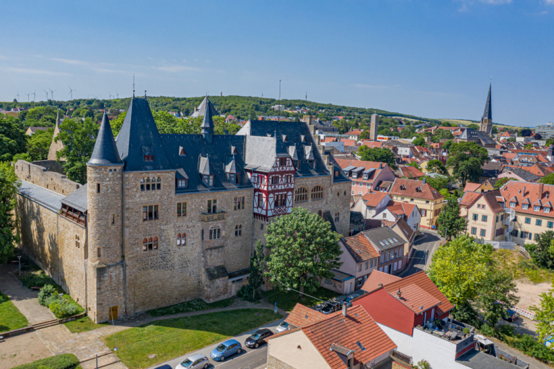 Schloss Alzey mit Blick auf die Altstadt - © Nick Stabel
