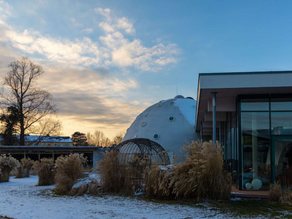 news-2022-barrierefrei-erleben-chiemsee-alpenland-therme-bad-aibling-im-winter-max-baudrexl