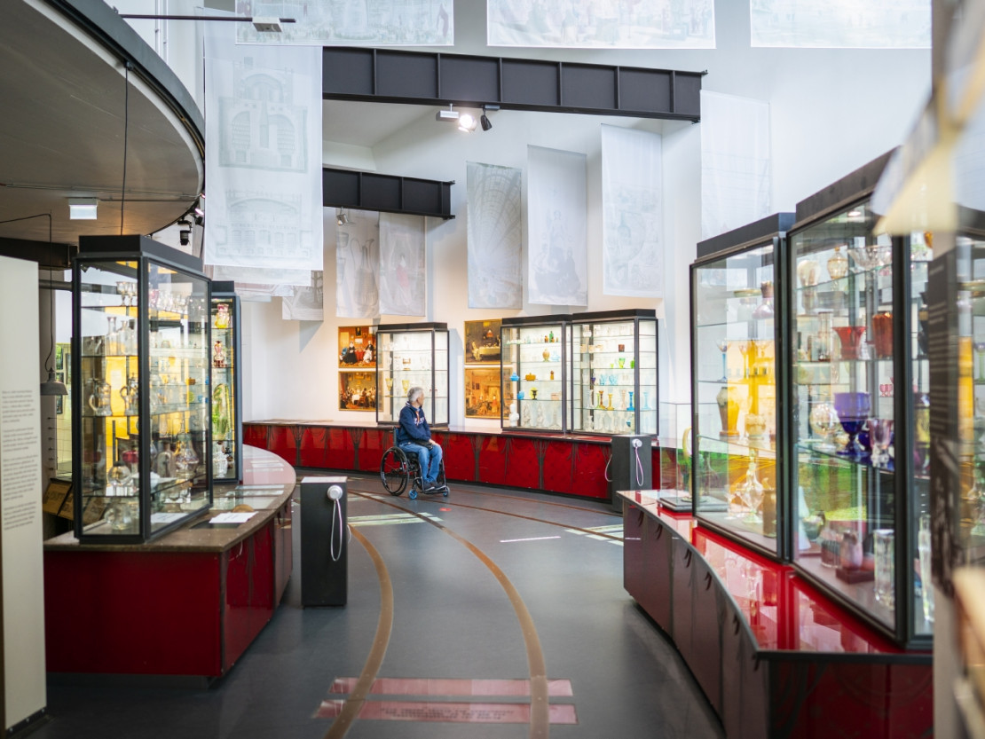 Glasmuseum mit jahrhundertealter Tradition der Glasmacherkunst - © bayern.by | Dietmar Denger