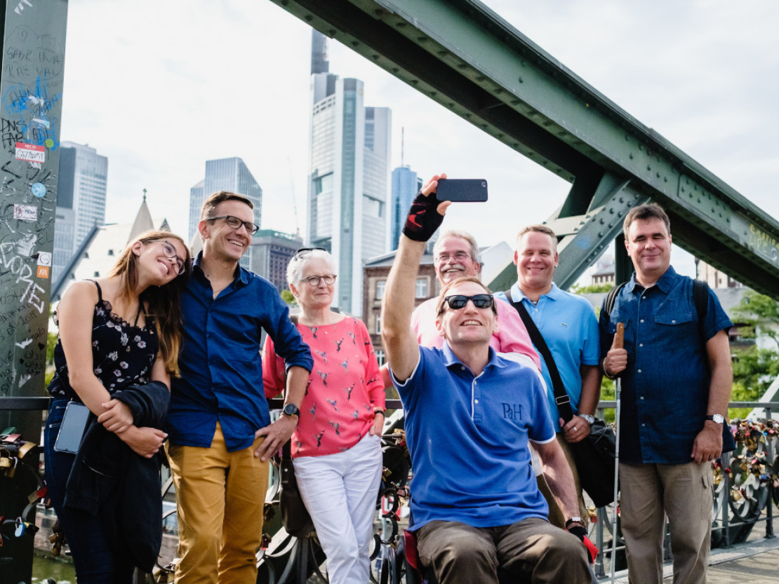 Eiserner Steg Selfie-Time - © #visitfrankfurt | Andi Weiland