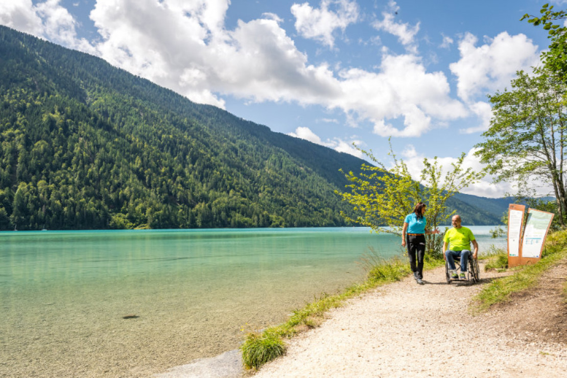 Leichte und entspannte Wanderungen mit barrierefreien Seezugängen bietet Kärnten - Leichte und entspannte Wanderungen mit barrierefreien Seezugängen bietet Kärnten - © Stabentheiner; Kärnten Werbung - ARGE Dobratsch barrierefrei Leichte und entspannte Wanderungen mit barrierefreien Seezugängen bietet Kärnten - Leichte und entspannte Wanderungen mit barrierefreien Seezugängen bietet Kärnten - © Stabentheiner; Kärnten Werbung - ARGE Dobratsch barrierefrei