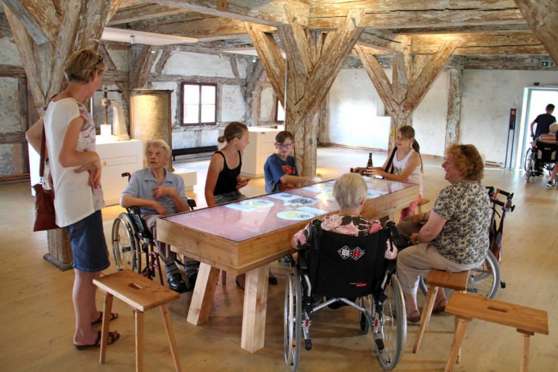 Museum HopfenBierGut - Museum HopfenBierGut im Kornhaus Spalt, interaktiver Internationaler Biertisch. - © TV Fränkisches Seenland/Stadt Spalt Museum HopfenBierGut - Museum HopfenBierGut im Kornhaus Spalt, interaktiver Internationaler Biertisch. - © TV Fränkisches Seenland/Stadt Spalt