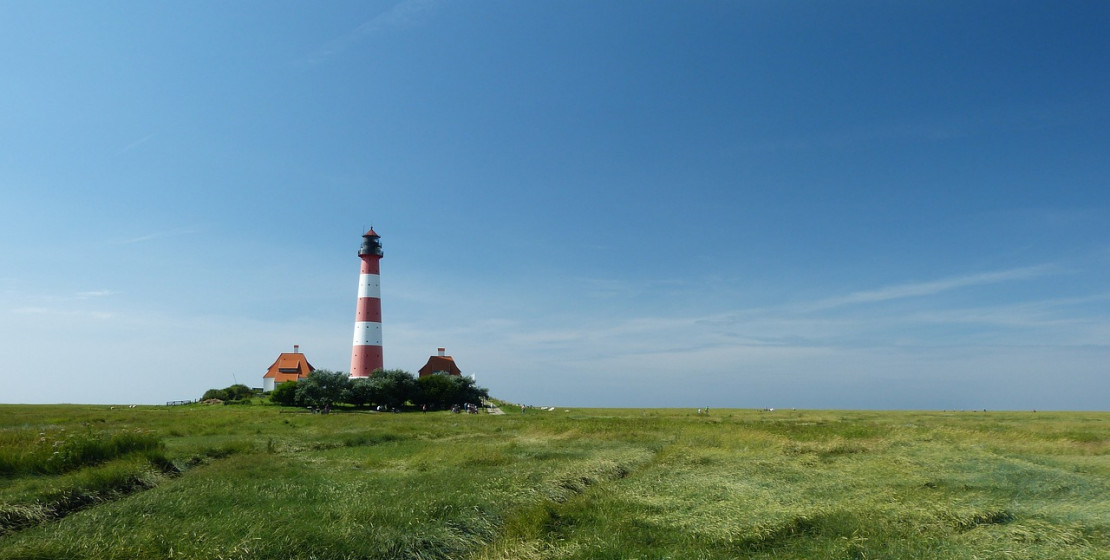 lighthouse-584913_1280