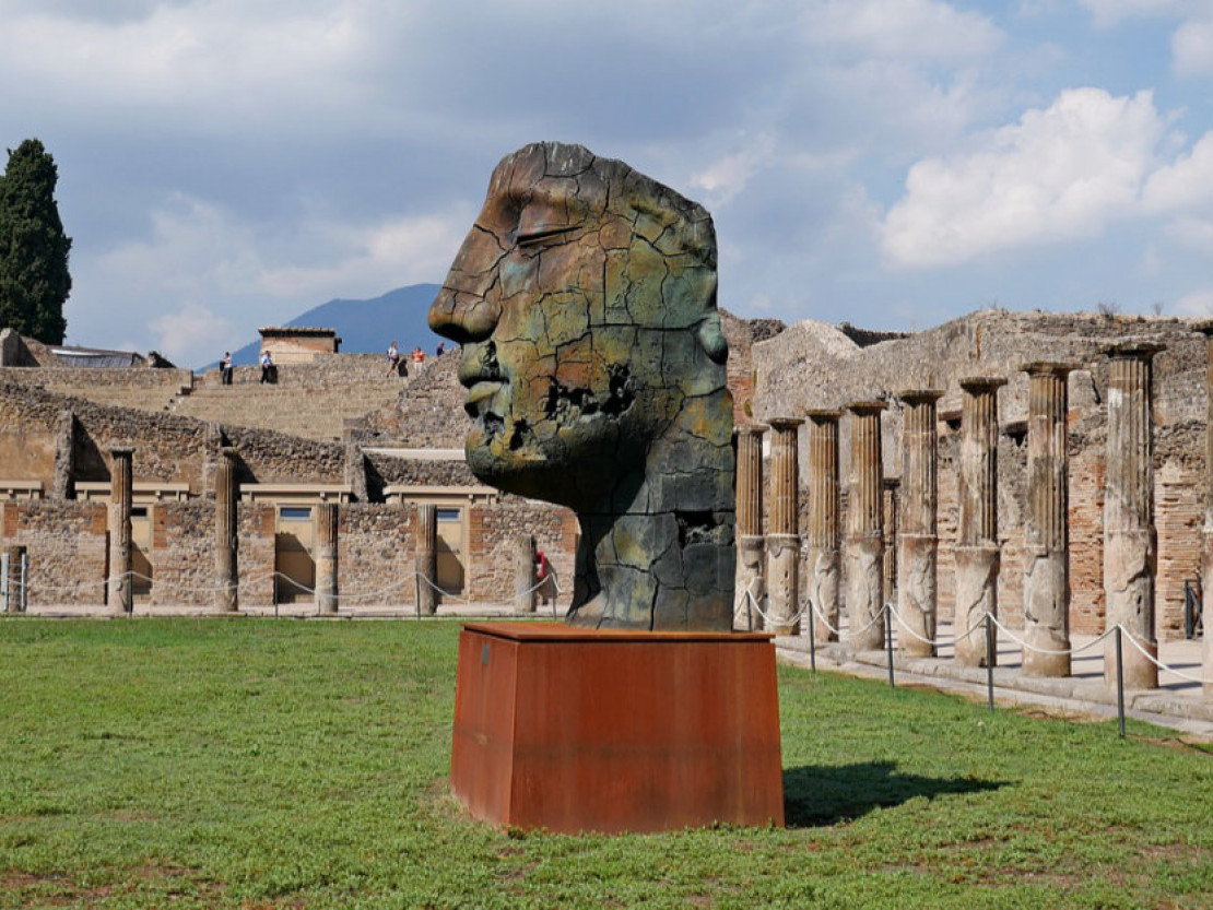 Statue in Pompeji - In der Antike galt Pompeji als eine wohlhabende Stadt - © Hans-Jürgen Schmidt auf Pixabay