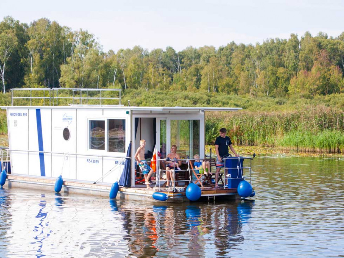 Das Bungalowboot - © KUHNLE-TOURS GmbH