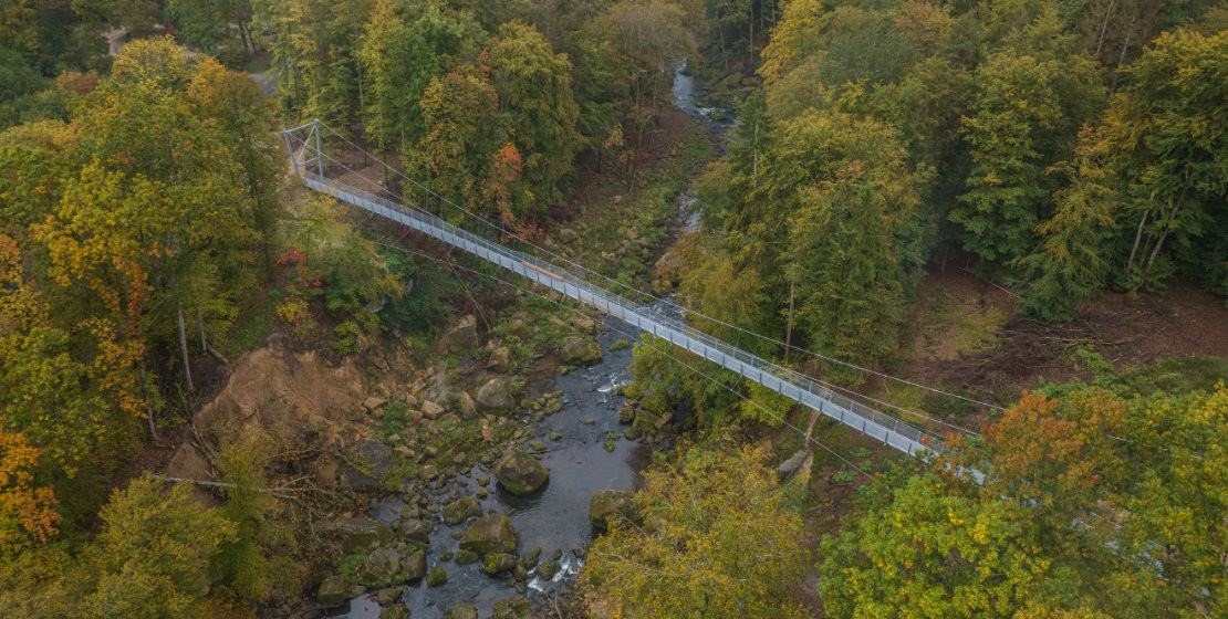 news-2024-barrierefrei-erleben-naturpark-suedeifel-haengebruecke-irreler-wasserfaelle-thomas-urbany-titel