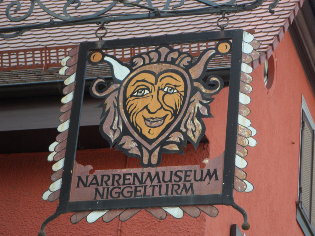 Narrenmuseum im Niggelturm in Gegenbach - Die Gengenbacher Fasend und ihre Geschichte kann der Besucher im Narrenmuseum im Niggelturm auf sieben Stockwerken eindrucksvoll erleben. - © M W auf Pixabay Narrenmuseum im Niggelturm in Gegenbach - Die Gengenbacher Fasend und ihre Geschichte kann der Besucher im Narrenmuseum im Niggelturm auf sieben Stockwerken eindrucksvoll erleben. - © M W auf Pixabay