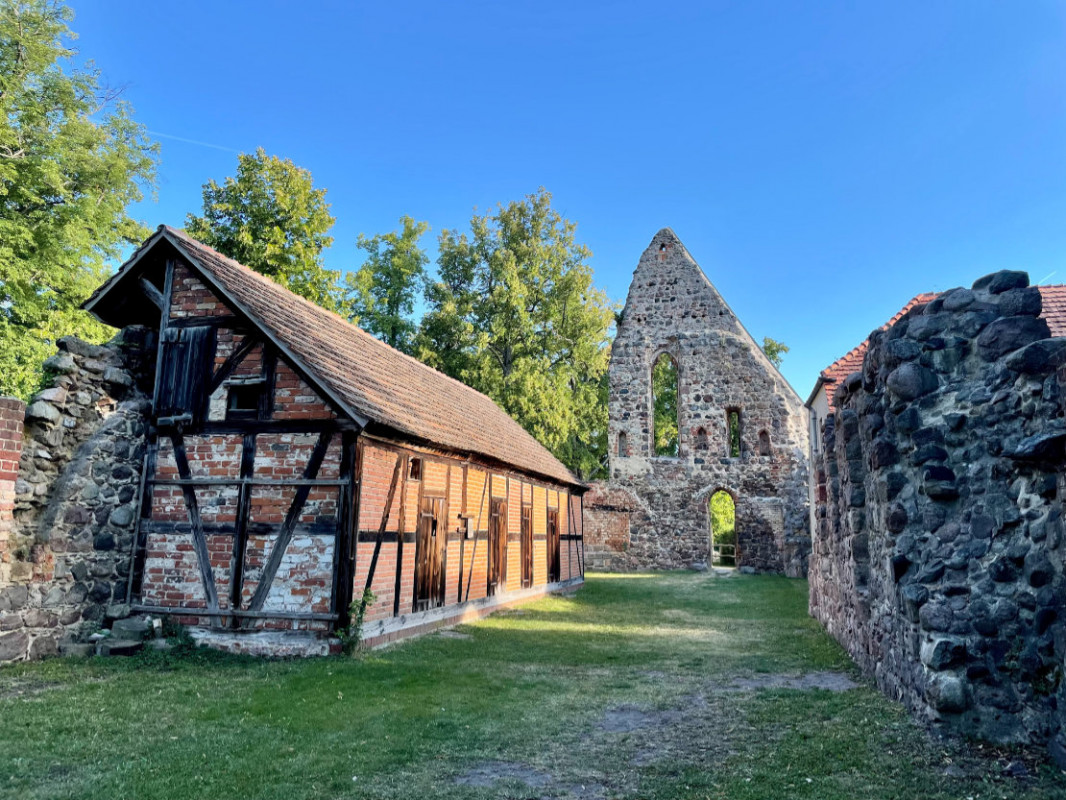 Klosterruine Lindow - Klosterruine Lindow im Ruppiner Seenland im Norden Brandenburgs - Tourismusverband Ruppiner Seenland Klosterruine Lindow - Klosterruine Lindow im Ruppiner Seenland im Norden Brandenburgs - Tourismusverband Ruppiner Seenland