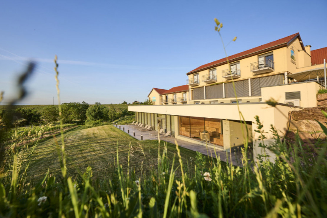 Wohlfühlhotel Alte Rebschule - Das Wohlfühlhotel Alte Rebschule liegt am Eingang zum Naturpark Pfälzerwald - © DZT/Jens Wegener, Bildarchiv Südliche Weinstrasse e.V. Wohlfühlhotel Alte Rebschule - Das Wohlfühlhotel Alte Rebschule liegt am Eingang zum Naturpark Pfälzerwald - © DZT/Jens Wegener, Bildarchiv Südliche Weinstrasse e.V.