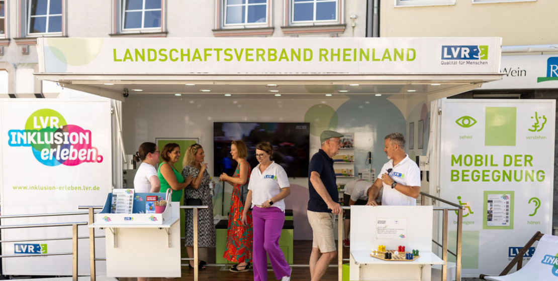 news-2025-barrierefrei-erleben-lvr-mobil-der-begegnung-u4a1364-mika-volkmann