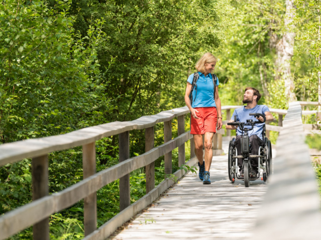 barrierefrei-erleben-2025-rheinland-pfalz-wandern-barrierefreien-rundweg-thranenweier-dominik-ketz