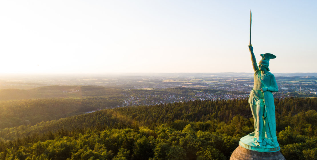 barrierefrei-erleben-2025-nrw-hermannsdenkmal-teutoburger-wald-tourismus-nrw-ev-titel