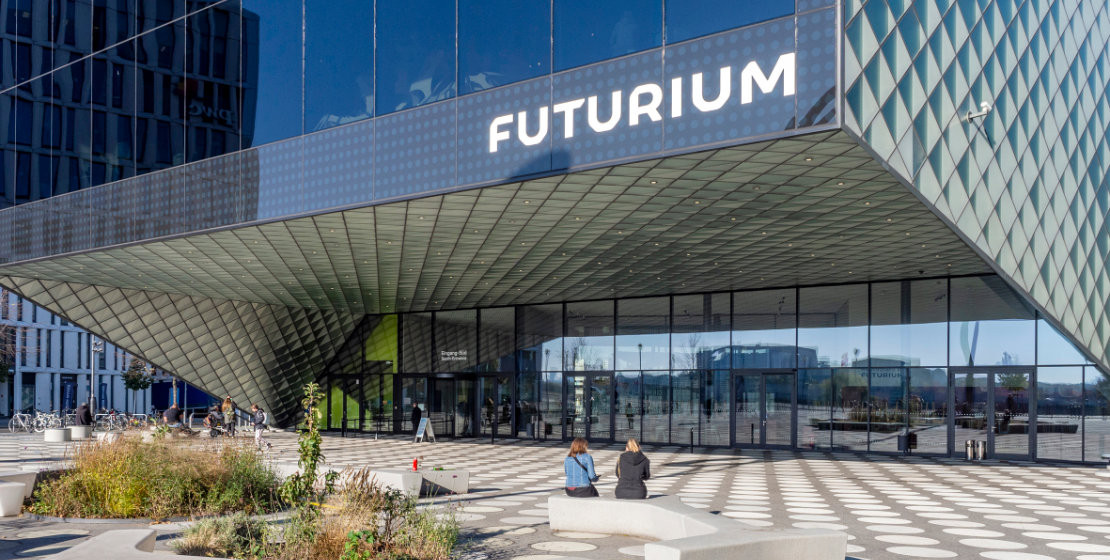 barrierefrei-erleben-2025-berlin-front-futurium-visitberlin-angela-kroell-titel