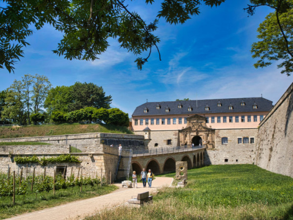 news-2025-be-ag-leichter-reisen-geschichte-erfurt-101-zitadelle-petersberg-erfurt-tourismus-und-marketing-gmbh-teaser