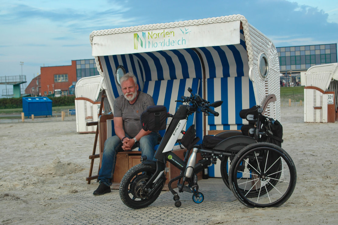 Barrierefreier Strandkorb in Norddeich - Barrierefreier Strandkorb in Norddeich - Hans-Jürgen Rohe Barrierefreier Strandkorb in Norddeich - Barrierefreier Strandkorb in Norddeich - Hans-Jürgen Rohe