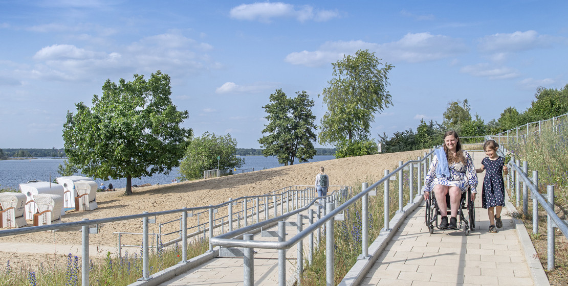 news-2025-be-lausitzer-seenland-strandzugang-familienpark-senftenberger-see-rampe-titel