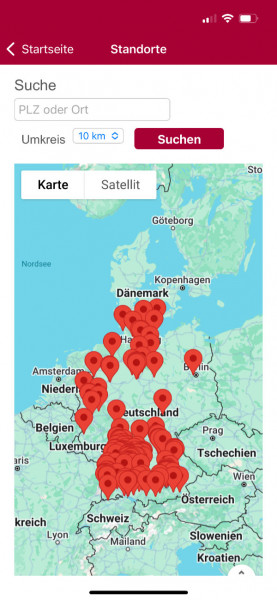 Screenshot der neuen Toiletten für alle-App - Screenshot der neuen Toiletten für alle-App mit der Suchfunktion nach Postleitzahl oder Ort. - © Stiftung Leben pur Screenshot der neuen Toiletten für alle-App - Screenshot der neuen Toiletten für alle-App mit der Suchfunktion nach Postleitzahl oder Ort. - © Stiftung Leben pur