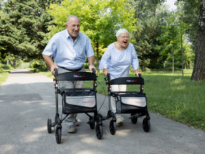 Faltbarer Rollator R03 von Help-24 © ackerblau OG