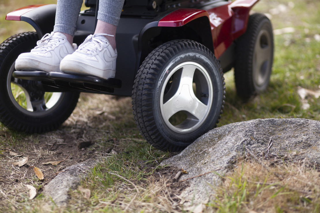 Kleinere und größere Hindernisse können problemlos überwunden werden. - © Sunrise Medical GmbH