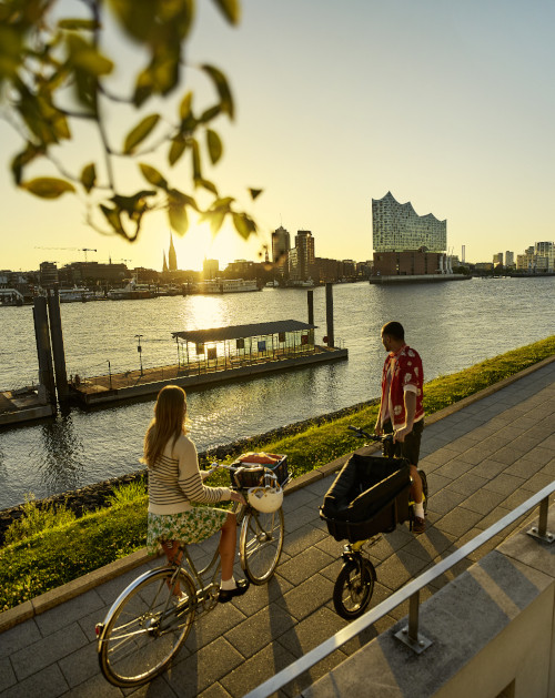 Barrierefrei entlang des Hamburger Hafens | © Mediaserver Hamburg | Christian Brandes