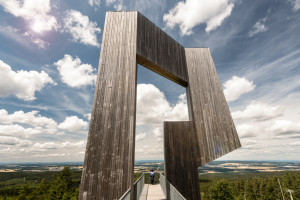 Aussichtsplattform "Windspiel" auf dem Erbeskopf im Hunsrück - © Dominik Ketz | Rheinland-Pfalz Tourismus GmbH