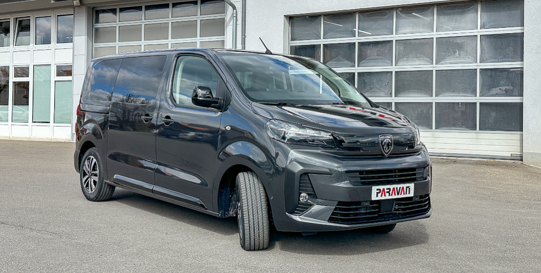 Barrierefreie Mobilität: Der Peugeot Traveller L2 Allure von Paravan