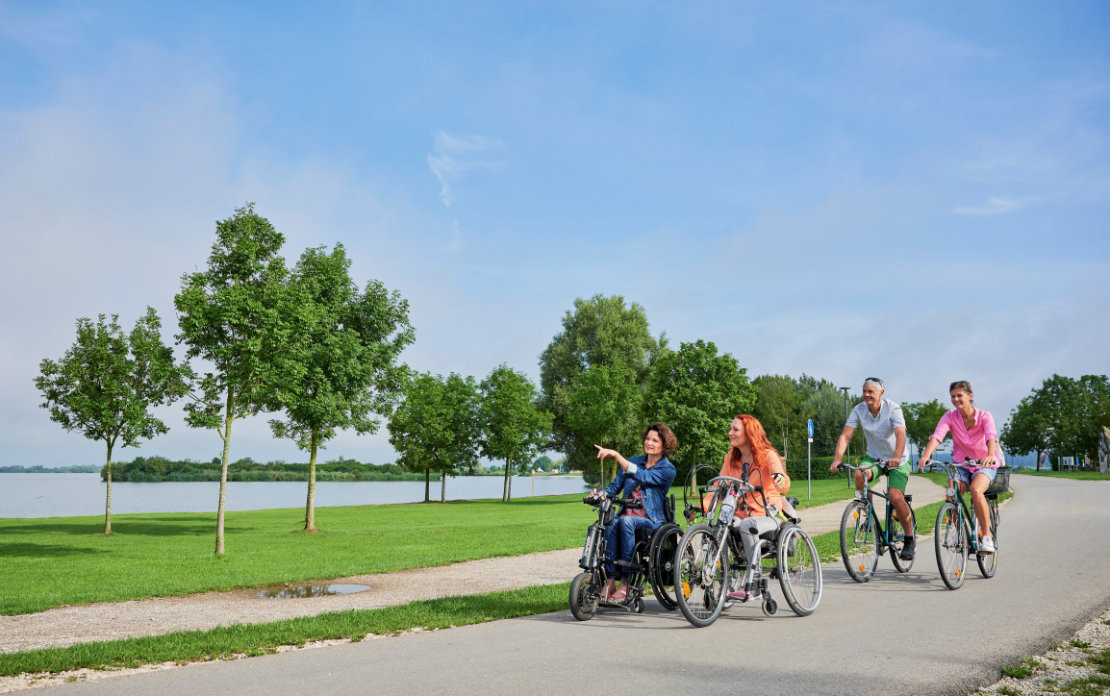 Handbiken im Fränkischen Seenland - Handbiketouren rund um den See: Im Fränkischen Seenland gibt es viele barrierefreie Möglichkeiten. - © TV Fränkisches Seenland I Jens Wegener