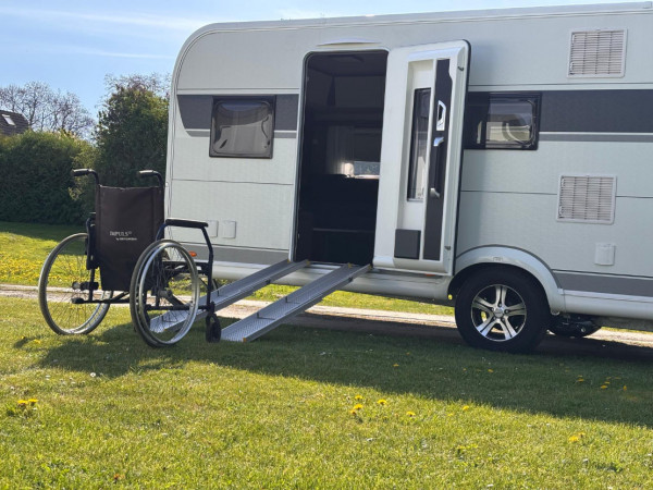 Rollstuhlgerechter Wohnwagen. Foto: © SmartCarCamping UG