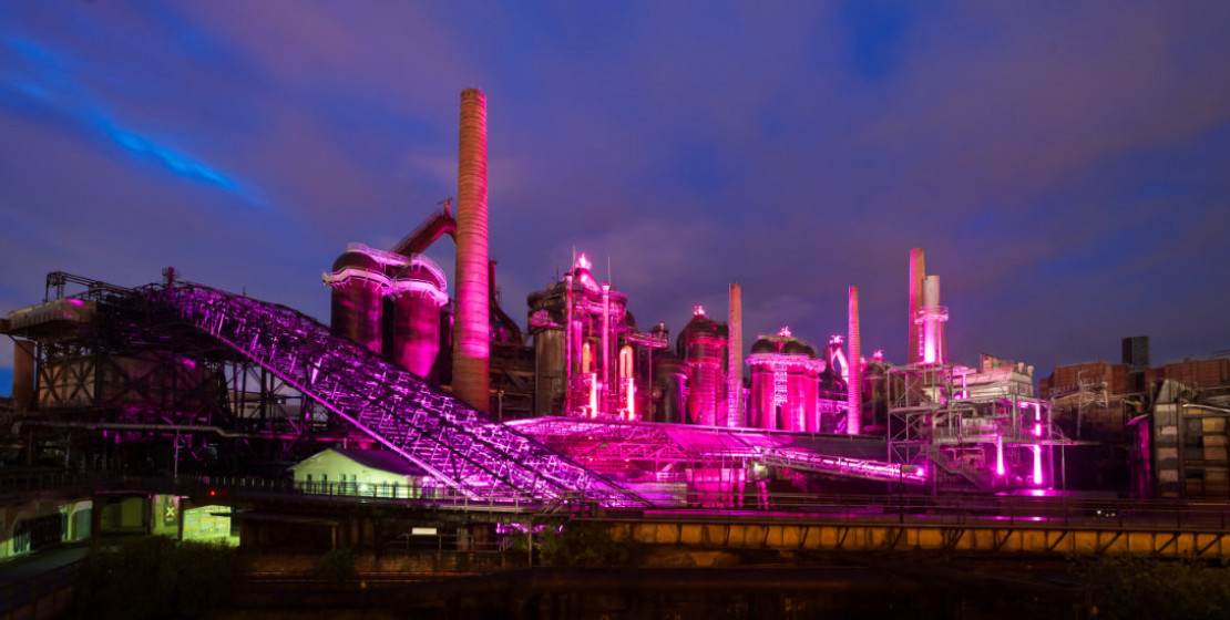 Völklinger Hütte in Pink: UNESCO-Weltkulturerbe leuchtet in der Farbe der Special Olympics