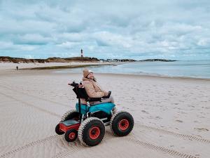 Mit dem Cadweazle am Hörnumer Strand | © Kim Lumelius I wheeliewanderlust