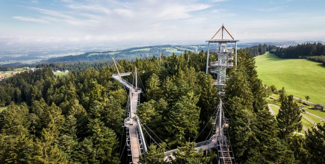 Waldwelt Skywalk Allgäu: Logenplatz für ein herbstliches Naturschauspiel