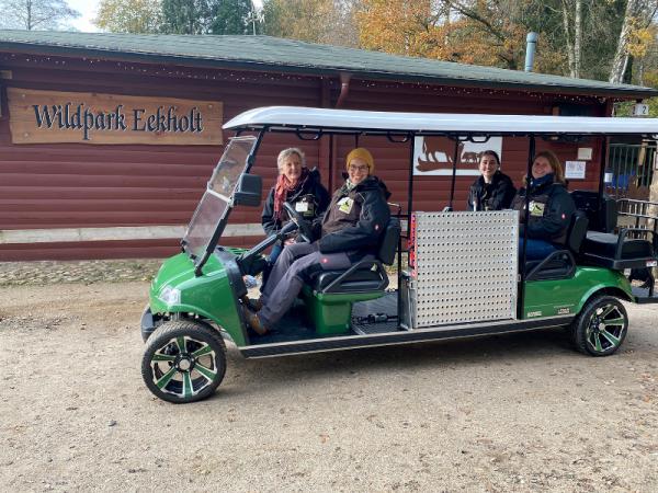 E-Mobil mit Rollstuhlplatz im Wildpark Eekholt | © Wolf v. Schenk