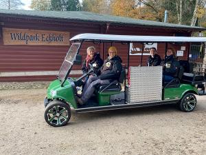 E-Mobil mit Rollstuhlplatz im Wildpark Eekholt | © Wolf v. Schenk