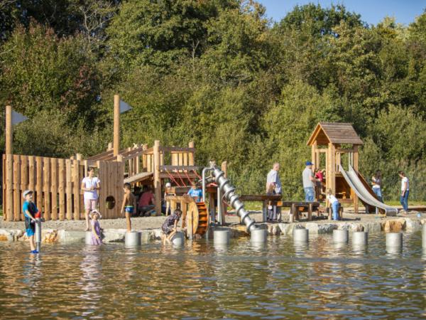 Wasserspielplatz am Bostalsee | © Frank Rauber