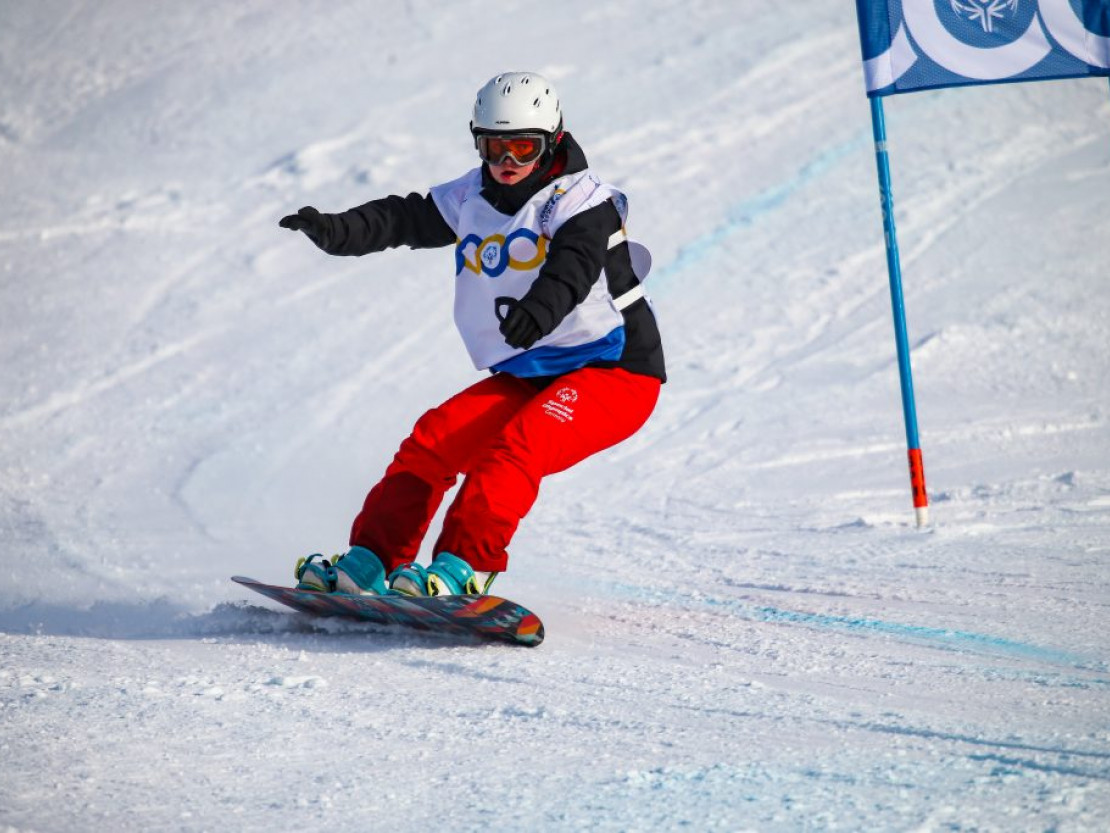Snowboarderin Stefanie Wiegel bei ihrem Wettkampf in Schweden - © Special Olympics DSchweden / Erik Martensson / Karl Nilsson